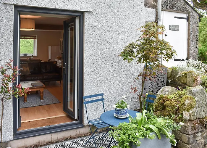 1, The Barns * Threlkeld